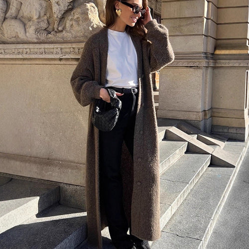 Damen Maxilanger Strickmantel in Mohairoptik mit verdeckter Knopfleiste und weiter Silhouette Nord Taschen