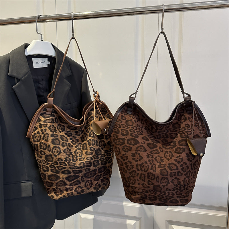 Damen Hobo-Tasche im eleganten Leopardenmuster Nord Taschen