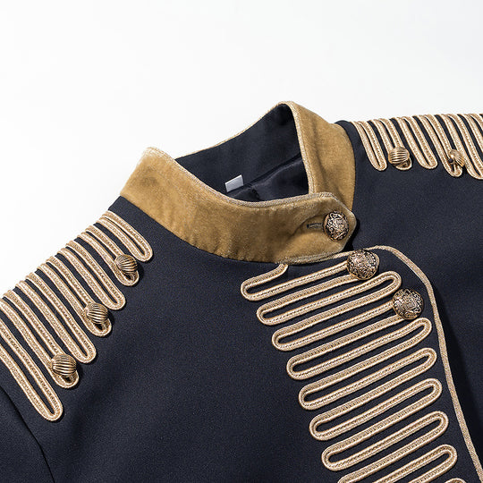 Damen Kurzblazer im Marschall-Stil mit verzierten Goldgalons und Stehkragen Nord Taschen