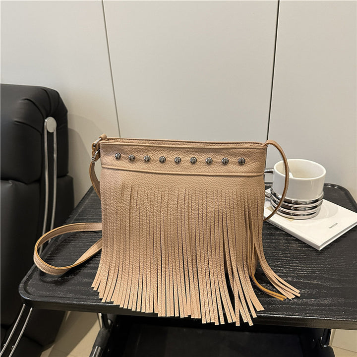 Damen Umhängetasche mit Fransen und Nieten Nord Taschen