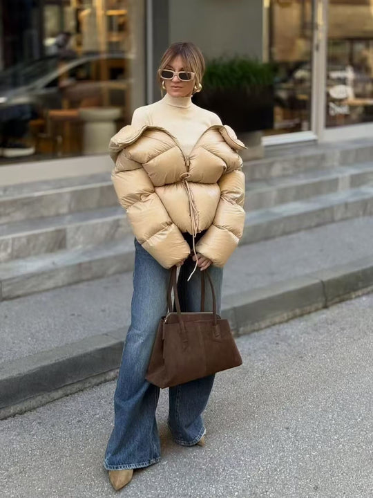 Damen Kurzsteppjacke im Carmen‑Look mit Tunnelzug‑Taillierung und voluminösen Ärmeln Nord Taschen