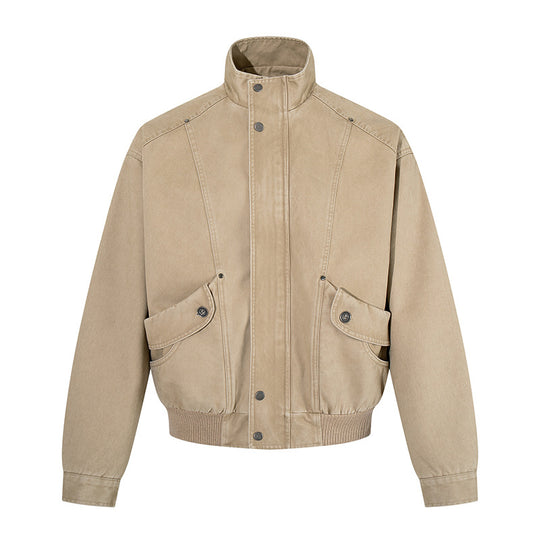 Herren Kurz geschnittene Utility-Bomberjacke aus Baumwoll-Canvas mit Stehkragen, verdeckter Druckknopfleiste und geripptem Saum Nord Taschen