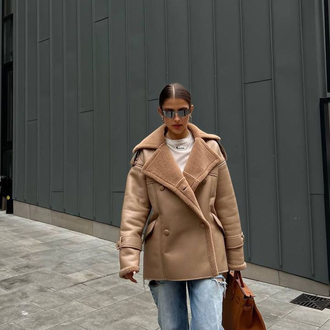 Damen Oversized Fliegerjacke aus Lammfellimitat mit Doppelreihiger Knopfleiste Nord Taschen