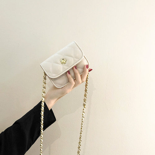 Damen Clutch mit stilvollem Kettenriemen und eleganter Steppung Nord Taschen