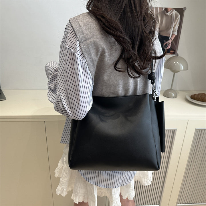 Damen elegante Schultertasche mit abnehmbarem Kosmetiktäschchen Nord Taschen
