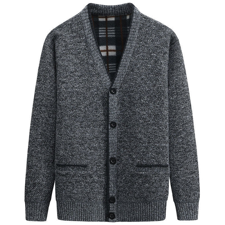 Herren Strickjacke mit kariertem Innenfutter und praktischen Taschen