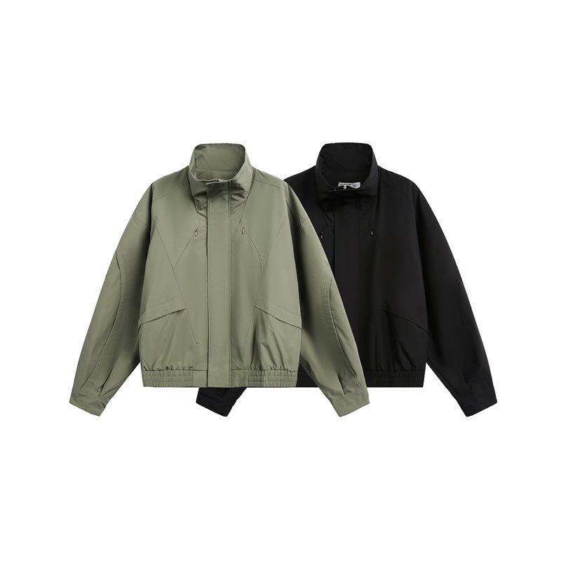 Unisex Kurzblouson im minimalistischen Tech‑Stoff mit Funnelkragen und verdeckter Frontblende Nord Taschen