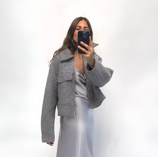 Damen Kurzjacke aus Bouclé-Wollmix mit Reißverschluss, Hemdkragen und Brustpattentaschen Nord Taschen