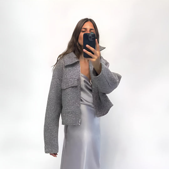 Damen Kurzjacke aus Bouclé-Wollmix mit Reißverschluss, Hemdkragen und Brustpattentaschen Nord Taschen