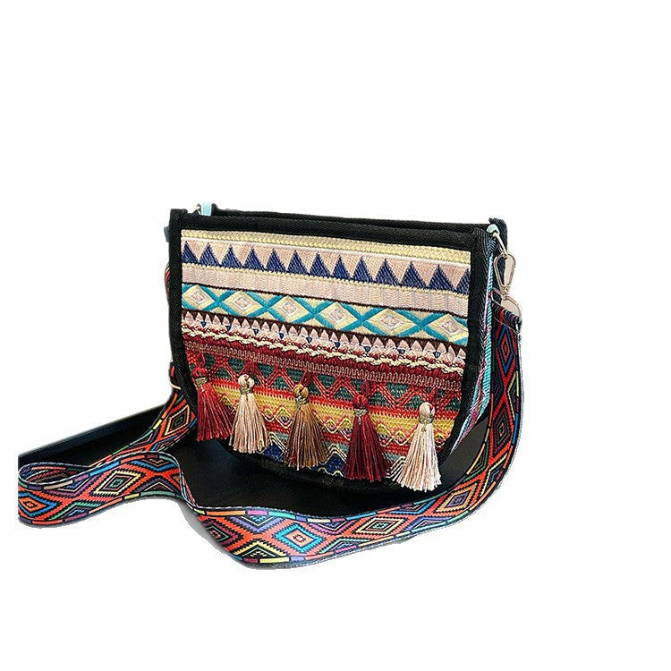 Damen umhängetasche mit kreativem Stickmuster und Quasten Nord Taschen