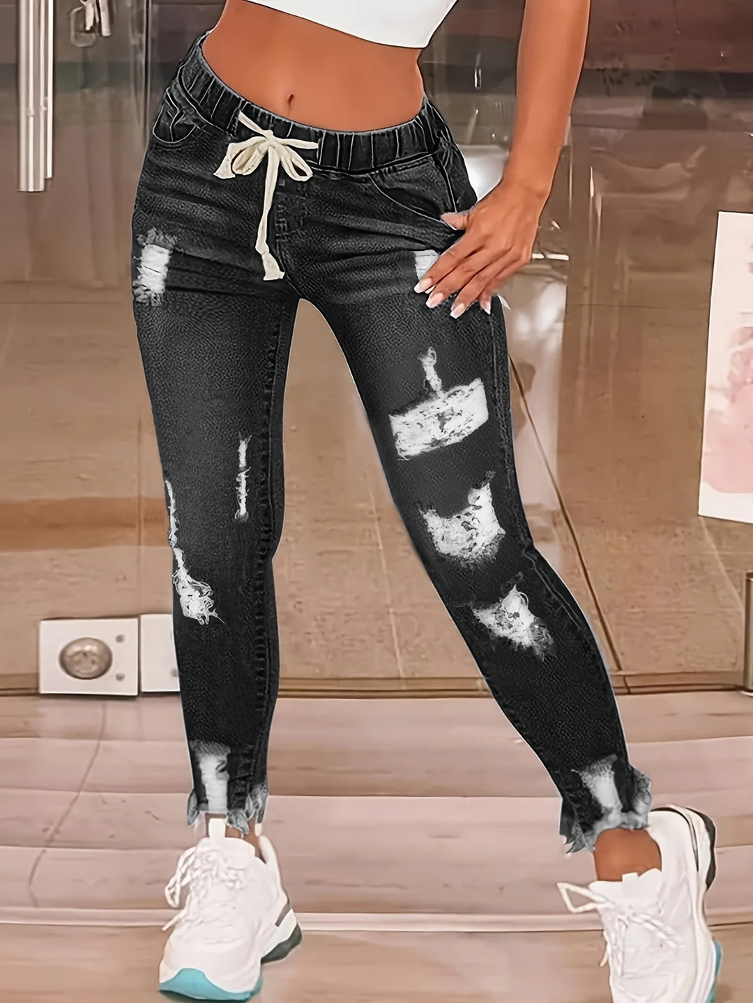 Damen Distressed High‑Waist Jogger-Jeans mit Gummibund, Bindeband und ausgefransten Knöchelabschlüssen Nord Taschen