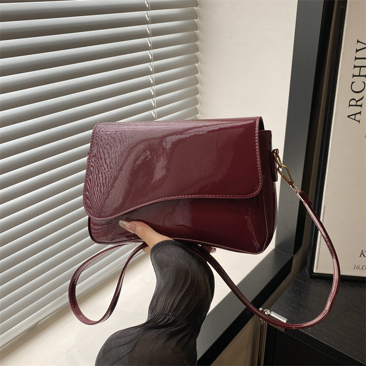 Damen elegante Clutch mit glänzendem Lackfinish Nord Taschen
