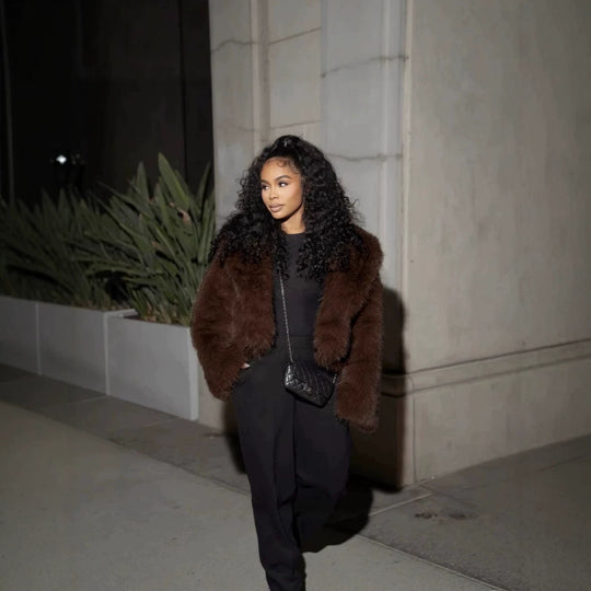 Damen Kurze Voluminöse Hochflor-Faux-Fur-Bolerojacke mit Boxy-Silhouette Nord Taschen