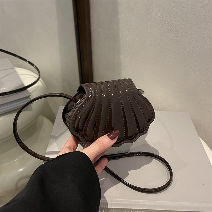 Damen Handtasche im stilvollen Muschel-Design Nord Taschen