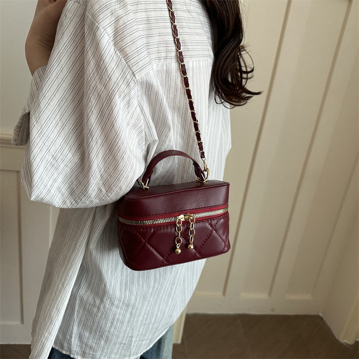 Damen elegante Henkeltasche mit glänzendem Kettenverschluss Nord Taschen