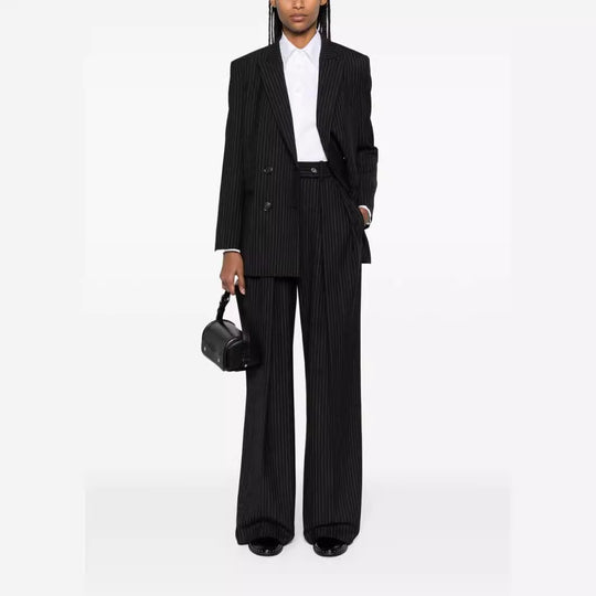 Damen Zweiteiliger Nadelstreifen-Anzug mit oversized Doppelreiher und weiten Bundfaltenhosen Nord Taschen