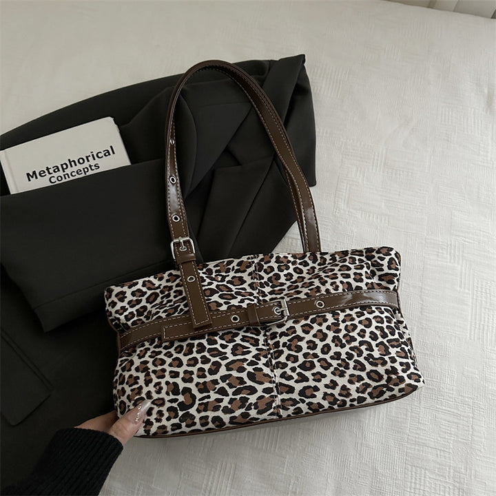 Damen Hobo-Tasche mit elegantem Leo-Design und praktischen Fächern Nord Taschen