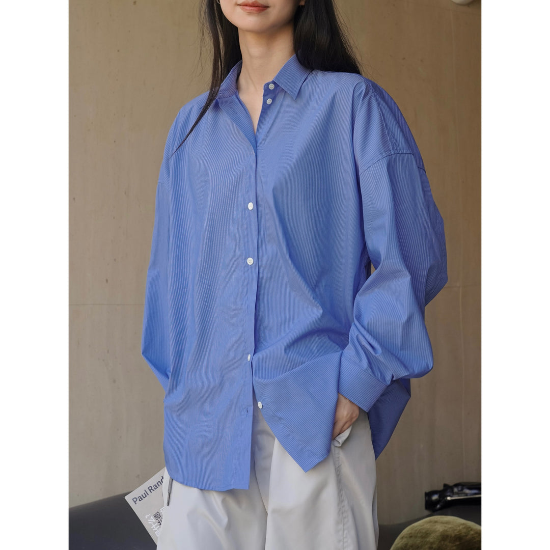 Damen Oversized Hemd aus Baumwollpopeline mit feinen Nadelstreifen und verlängertem Saum Nord Taschen