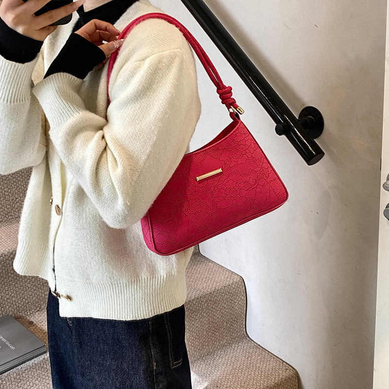 Damen Designer Handtasche mit floralem Relief Nord Taschen