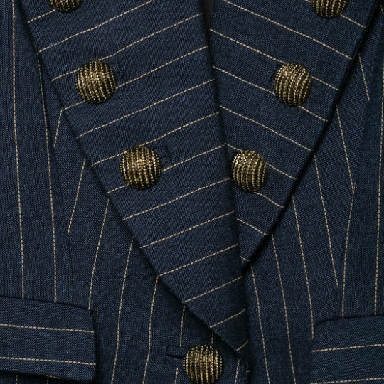 Damen Doppelreihiger Nadelstreifen‑Blazer im Military‑Look mit Zierknöpfen und Schulterklappen Nord Taschen