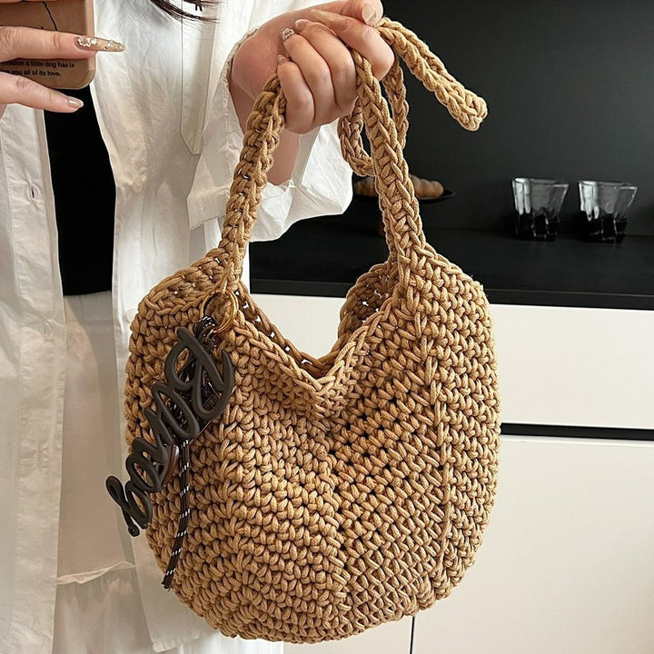 Damen Trendige Stroh-Handtasche mit verspieltem Anhänger Nord Taschen