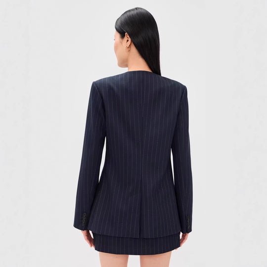 Damen Zweiteiliges Nadelstreifen-Tailoring-Set mit kragenlosem Blazer und hochgeschnittenem Minirock Nord Taschen