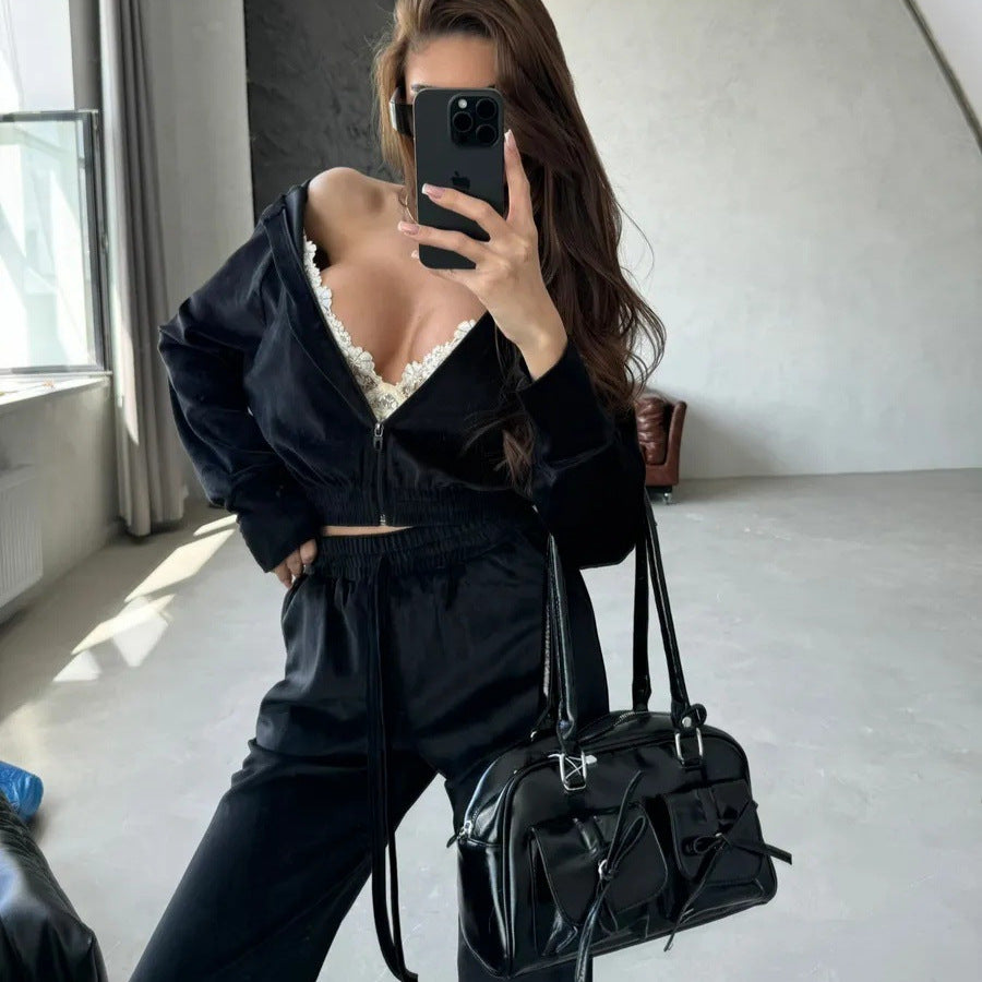 Damen luxuriöser Samt Zweiteiler Jogginganzug mit Cropped Reißverschluss und weiten Hosen Nord Taschen