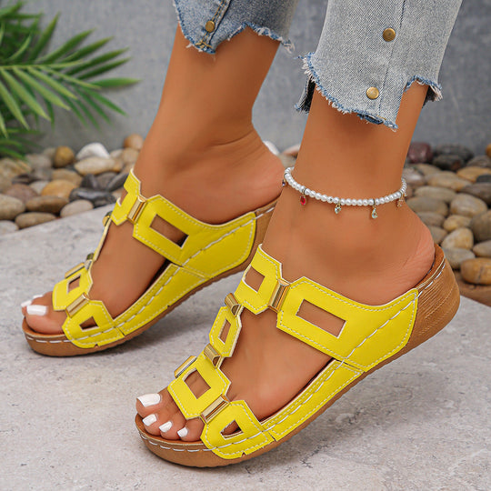 Damen Sandalen mit modischen Zierelementen und bequemem Fußbett