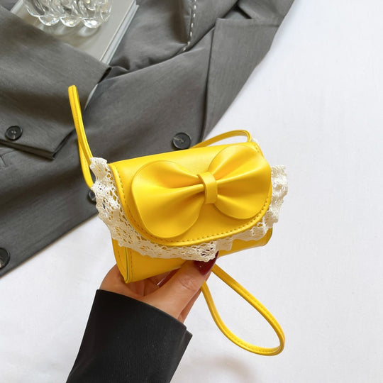 Damen Designer Umhängetasche mit Spitzenakzenten von Nord Taschen
