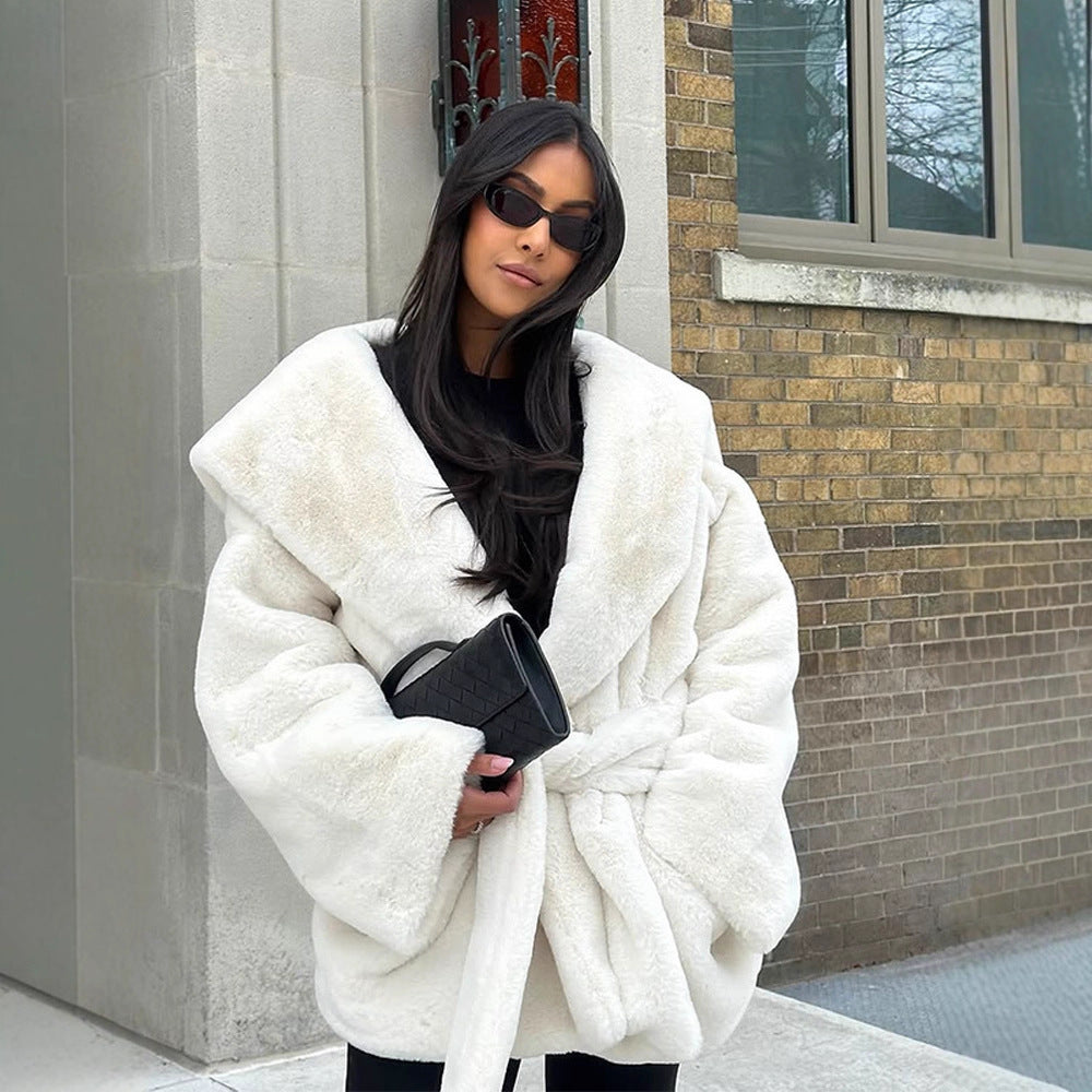 Damen Oversize Teddy-Mantel mit extragroßem Schalkragen und Wickelgürtel Nord Taschen