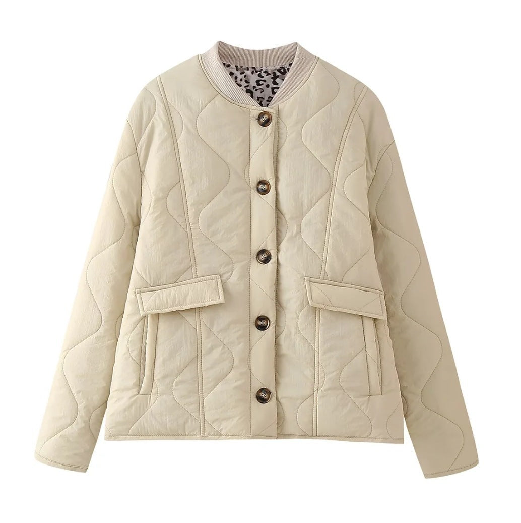 Damen Gepolsterte Steppjacke im Boxy‑Schnitt mit Rundhalsausschnitt und aufgesetzten Taschen Nord Taschen