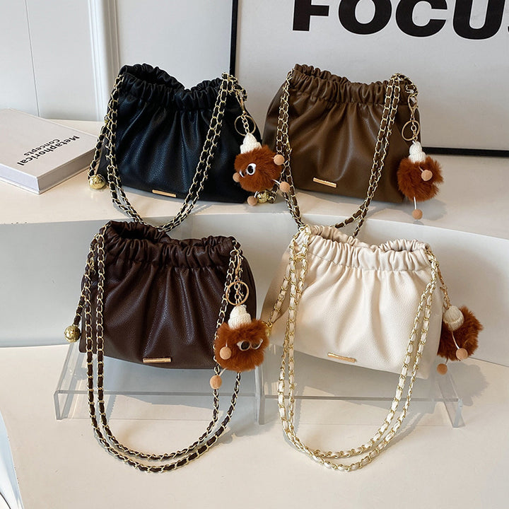 Damen Beuteltasche mit elegantem Faltendesign und charmanten Details Nord Taschen