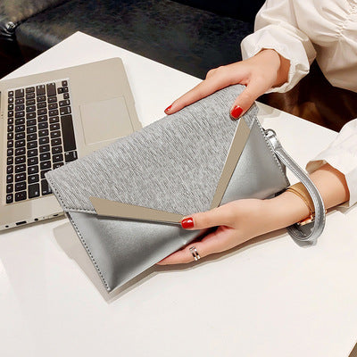 Damen Clutch mit modernem Design und stilvollen Akzenten Nord Taschen