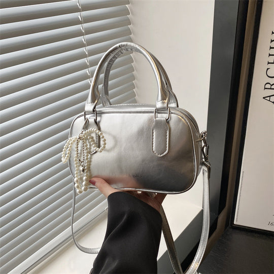 Damen Handtasche mit eleganter Perlenverzierung und abnehmbarem Schultergurt Nord Taschen