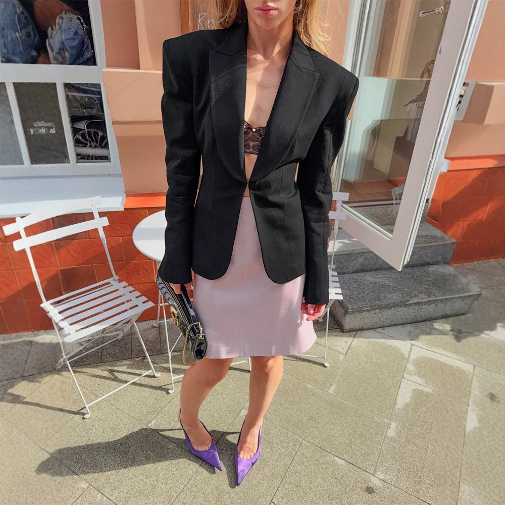 Damen Taillierter Blazer mit skulpturaler Schulter und Einhakenverschluss Nord Taschen
