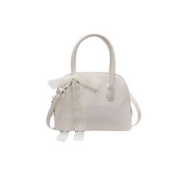 Damen stilvolle Handtasche mit dekorativem Spitzenanhänger Nord Taschen
