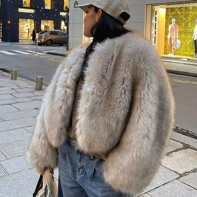 Damen Kurzjacke aus luxuriösem Hochflor‑Faux‑Fur mit kastiger Silhouette und voluminösen Ärmeln Nord Taschen