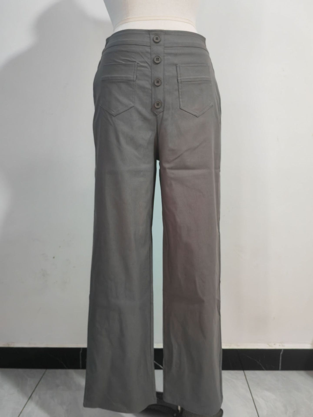 Damen Hochtaillierte weite Hose mit Knopfleiste und aufgesetzten Taschen Nord Taschen
