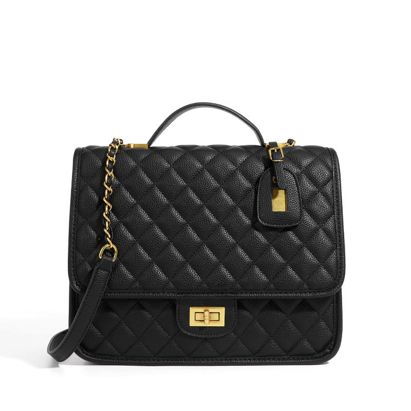 Damen Handtasche mit glänzender Steppung und elegantem Kettenanhänger Nord Taschen