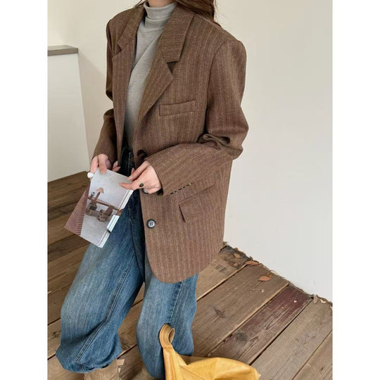 Damen Oversize-Tweedblazer mit Fischgrätmuster, markanter Schulterlinie und Pattentaschen Nord Taschen