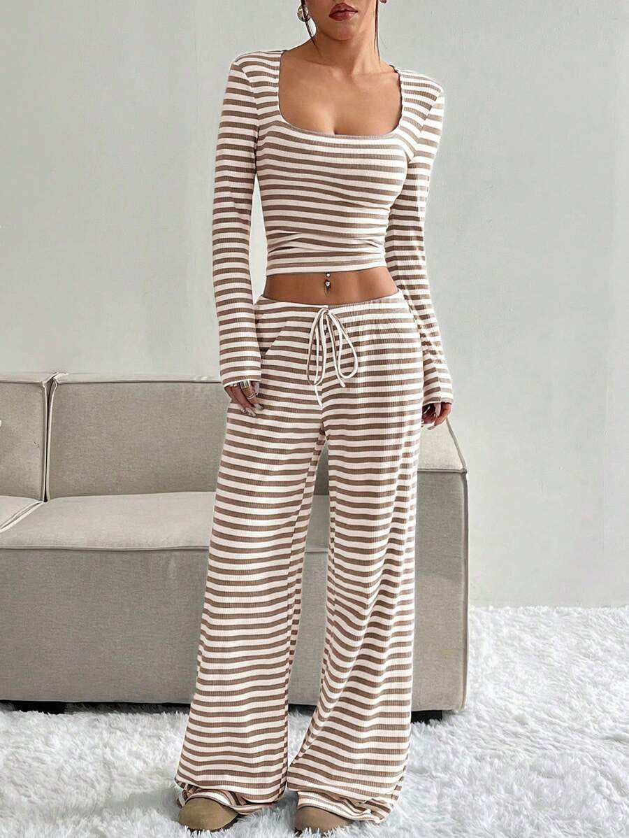 Damen Gestreifter Lounge-Zweiteiler mit weitem Bein und Cropped Langarmtop Nord Taschen