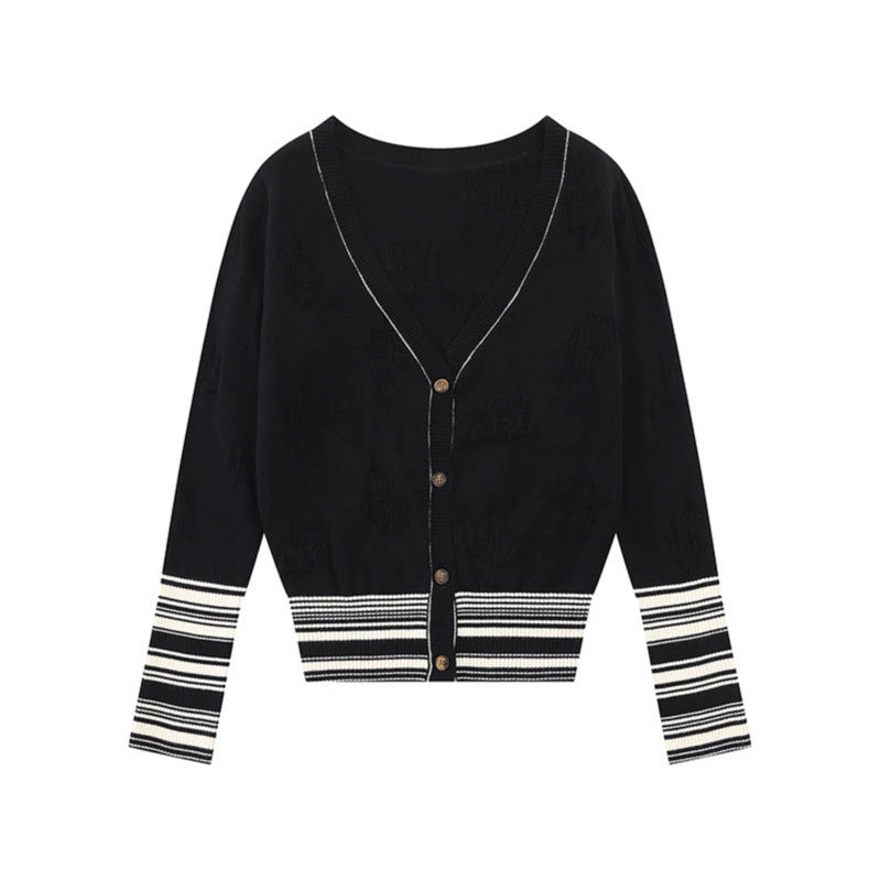 Damen Strickjacke mit V‑Ausschnitt, feinem Jacquardmuster und kontrastierenden Bündchen Nord Taschen