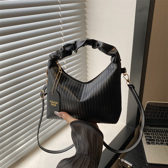 Damen Schultertasche mit strukturiertem Design und weichem Tragegriff Nord Taschen