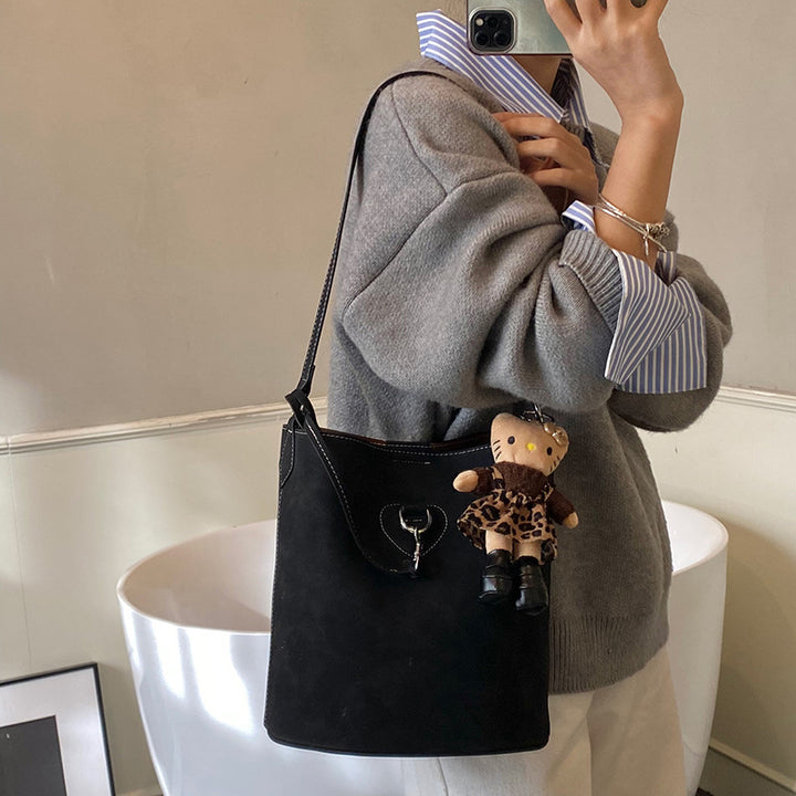 Damen modische Beuteltasche mit verspieltem Anhänger Nord Taschen