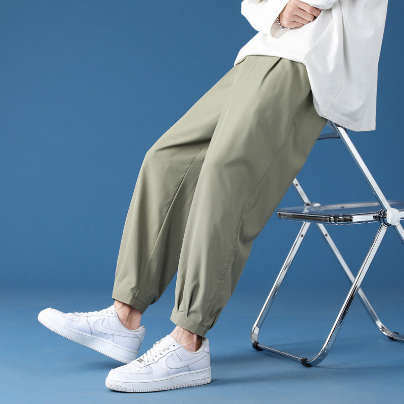 Herren weite technische Jogginghose mit elastischem Bund, gekräuseltem Beinabschluss und atmungsaktivem Stretchmaterial Nord Taschen