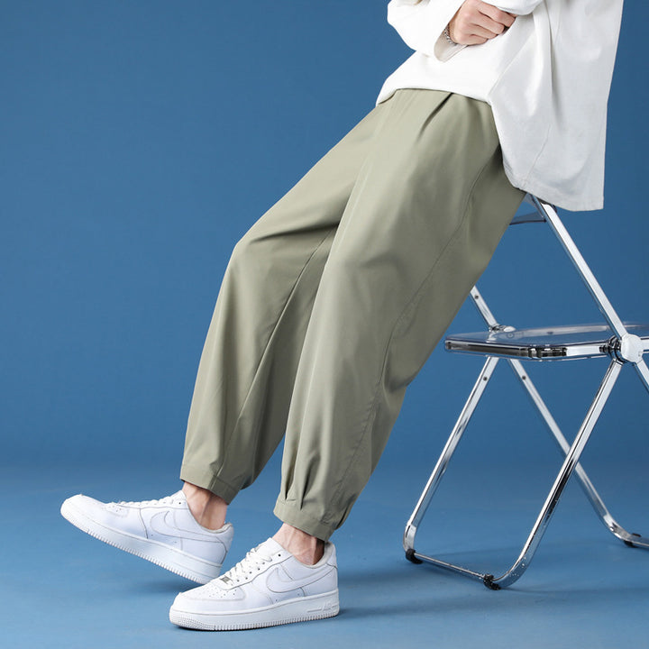 Herren weite technische Jogginghose mit elastischem Bund, gekräuseltem Beinabschluss und atmungsaktivem Stretchmaterial Nord Taschen