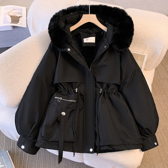 Damen nan kurze Utility-Parka mit Kordelzugtaillierung, abnehmbarem Webpelzkragen und asymmetrischen Taschen Nord Taschen