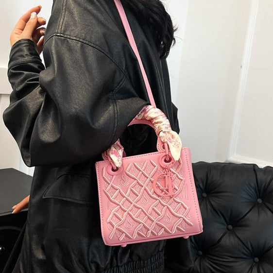 Damen Henkeltasche mit dekorativer Tasche und abnehmbarem Seidenschal Nord Taschen