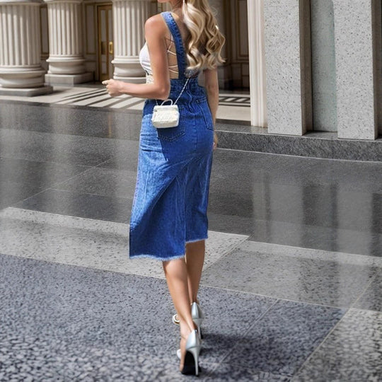 Damen Denim-Latzkleid mit taillierter Silhouette, verstellbaren Trägern und hohem Seitenschlitz Nord Taschen