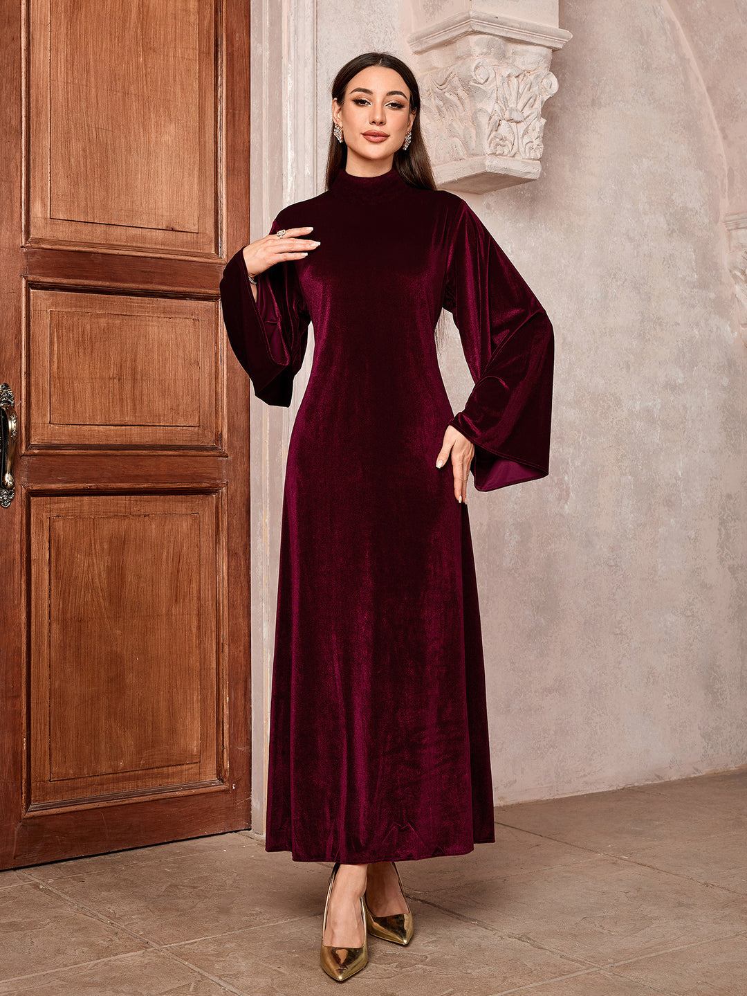 Damen Maxikleid aus Samt mit Stehkragen und Glockenärmeln Nord Taschen